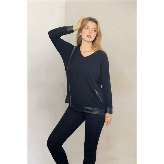 Yandan Fermuarlı Suni Deri Detaylı Bluz