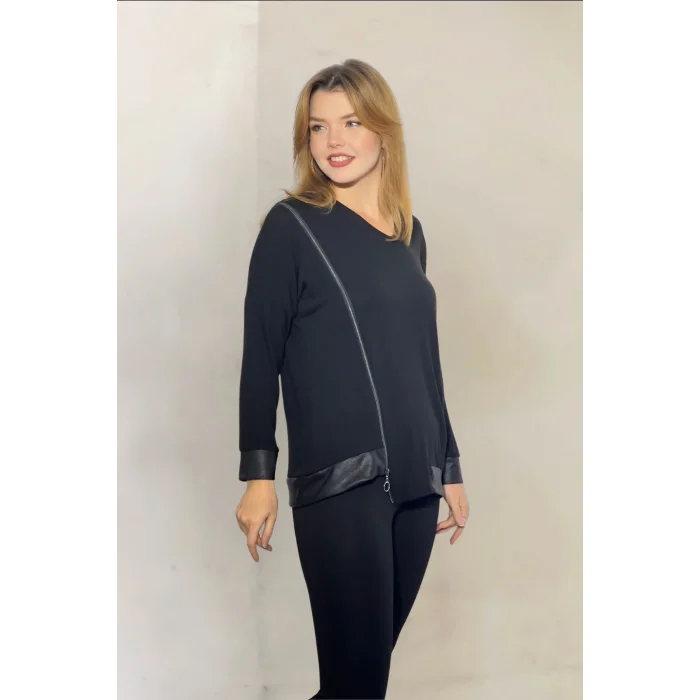 Yandan Fermuarlı Suni Deri Detaylı Bluz