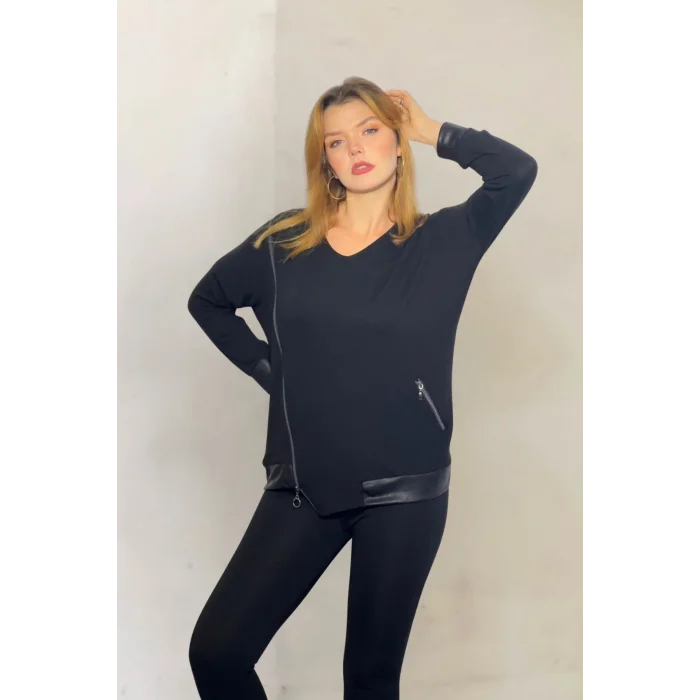 Yandan Fermuarlı Suni Deri Detaylı Bluz