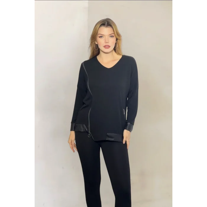 Yandan Fermuarlı Suni Deri Detaylı Bluz