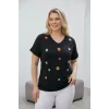 Önü Çiçek Nakışlı Bluz