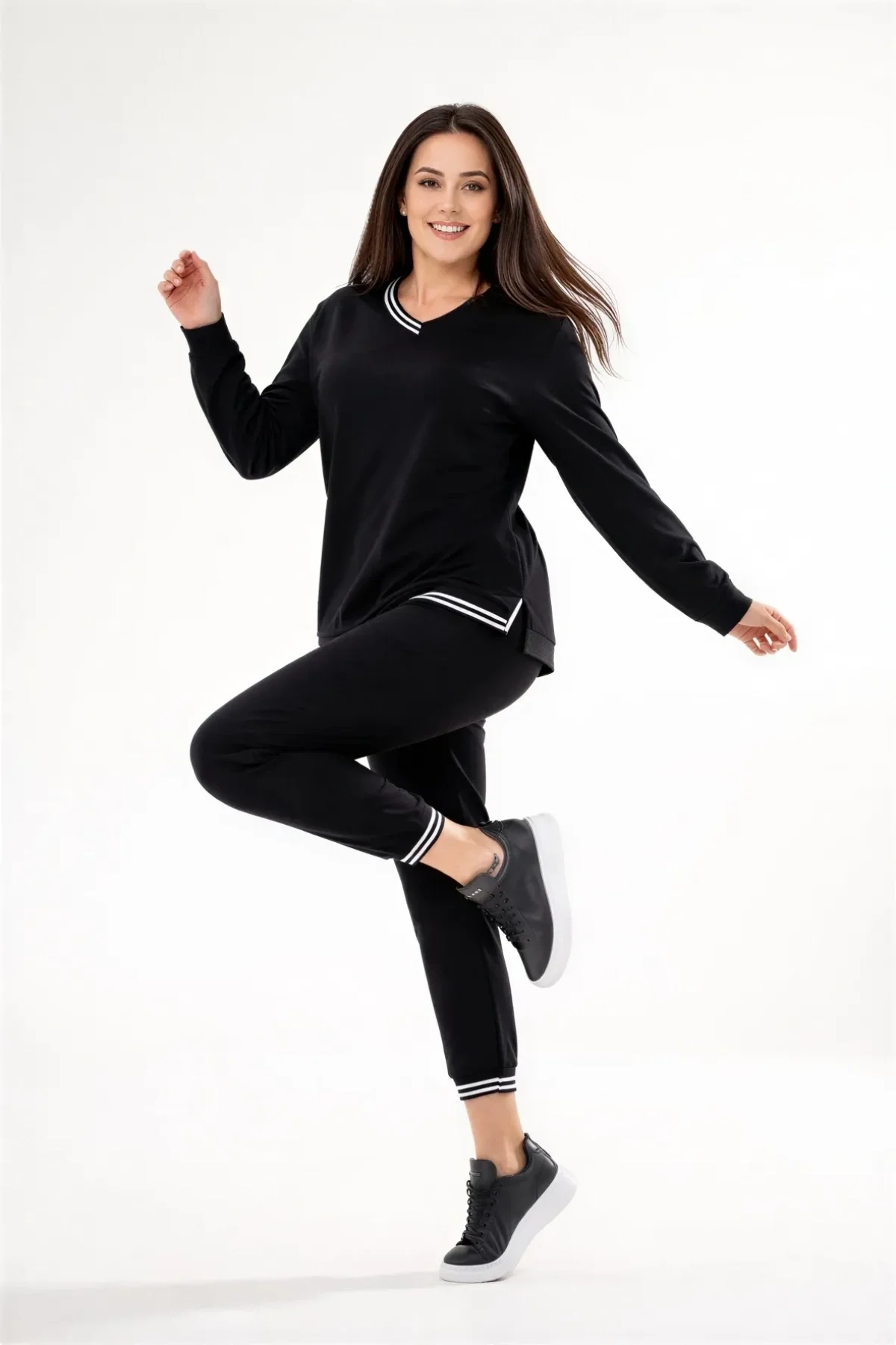 Yakası Örme Şeritli Yırtmaçlı Takım