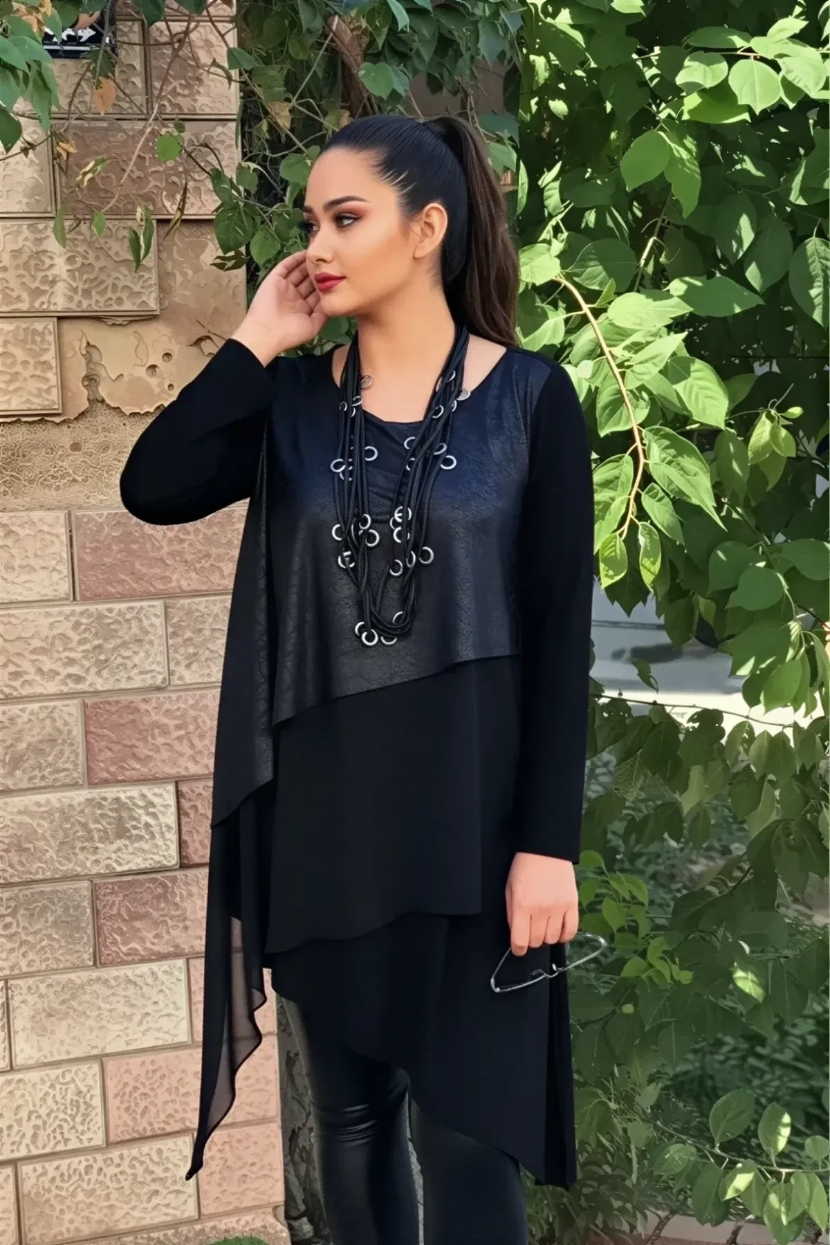 Önü Deri ve Şifon Garnili Asimetrik Tunik