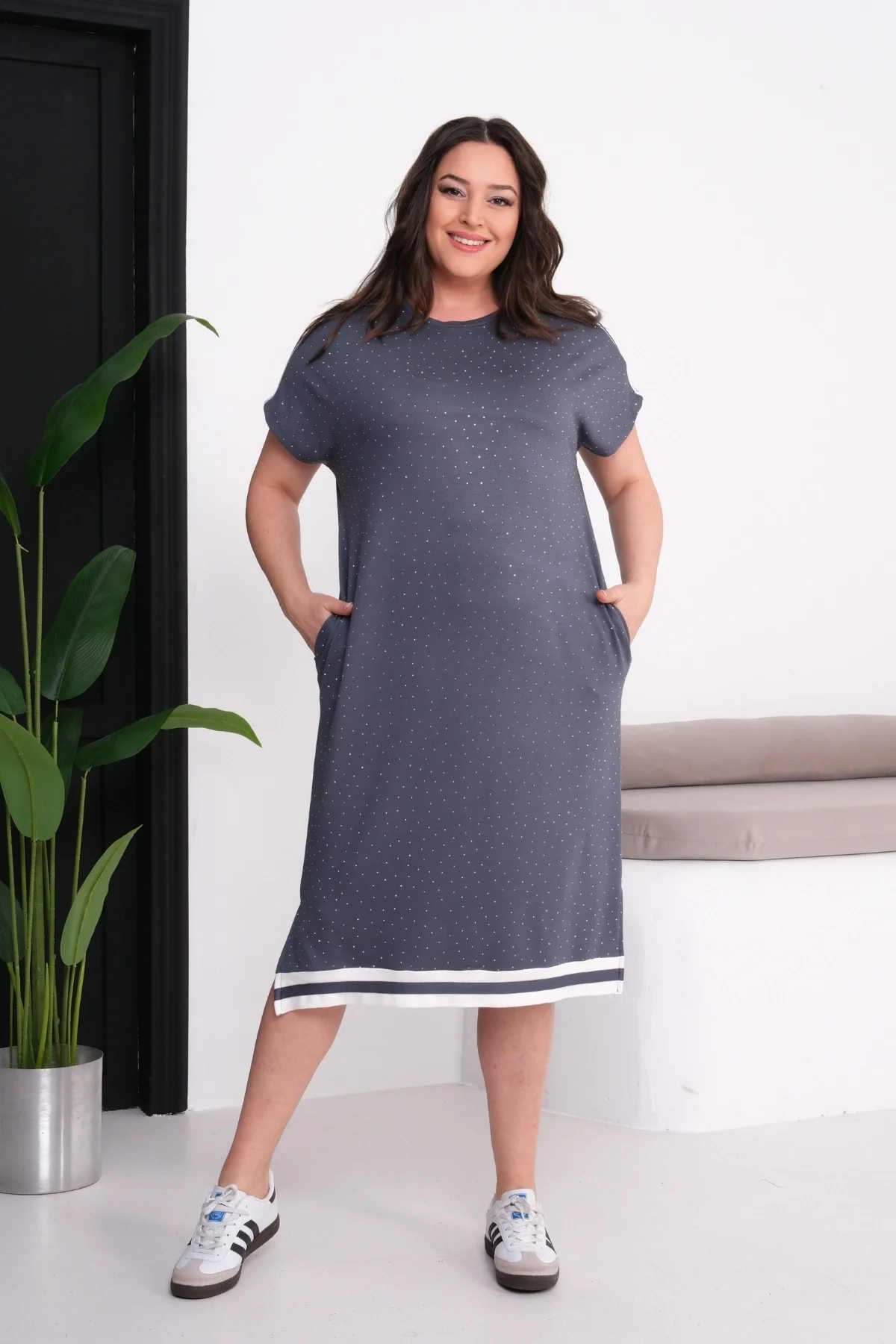 Omuz Ve Eteği Şeritli Taşlı Elbise