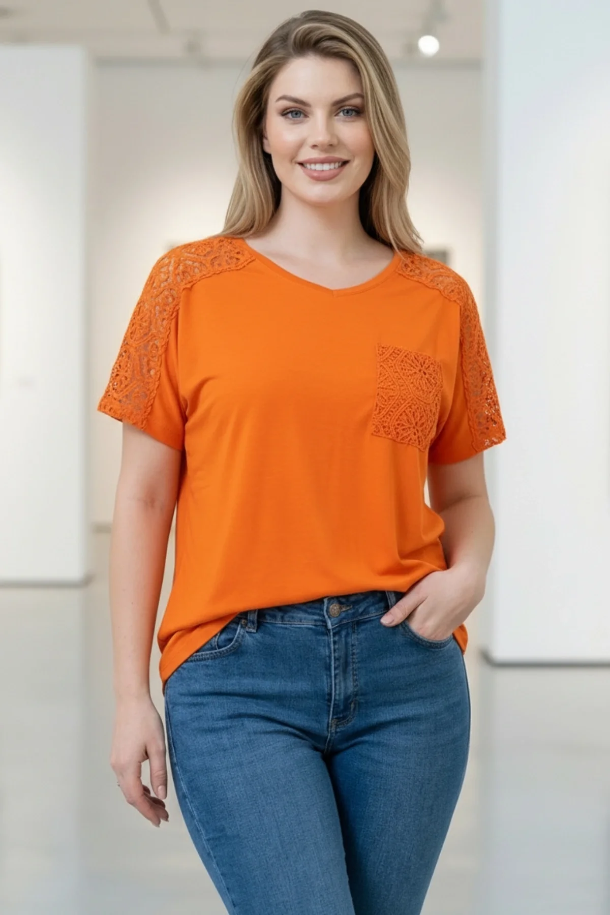 Omuzu Güpürlü Cepli Bluz