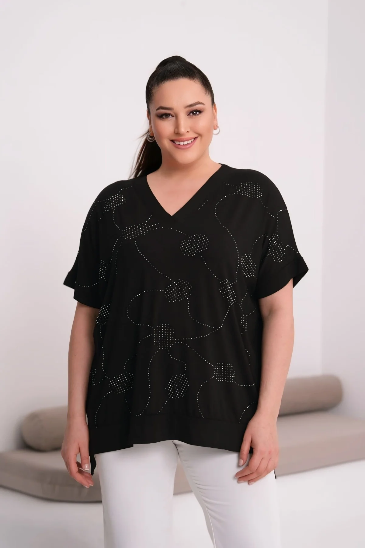 V Yaka Önü Taş Baskılı Bluz