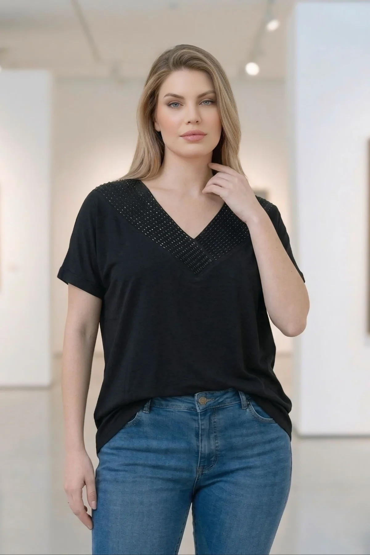 V Yaka Taş Detaylı Bluz