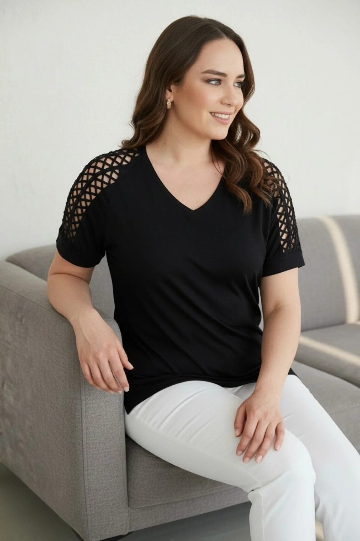 Omuz Lazer Kesim Taş Detaylı Bluz