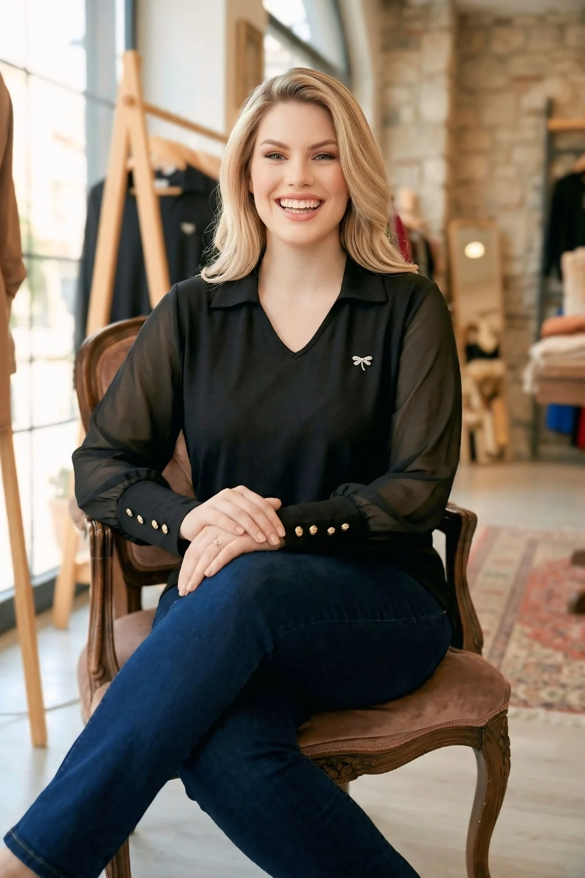 Kolları Şifon Düğme Detaylı Bluz