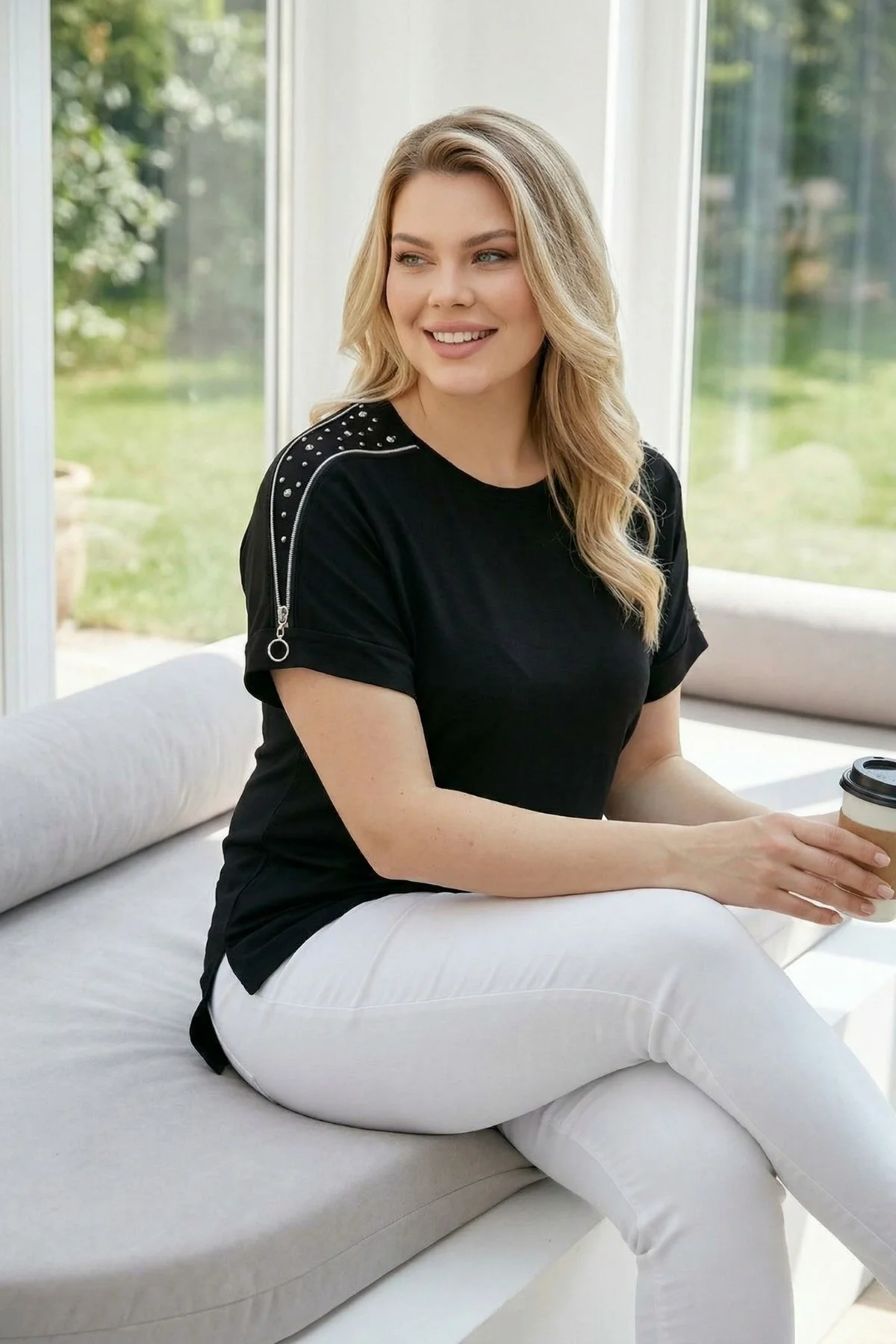 Omuzları Fermuarlı Taşlı Bluz