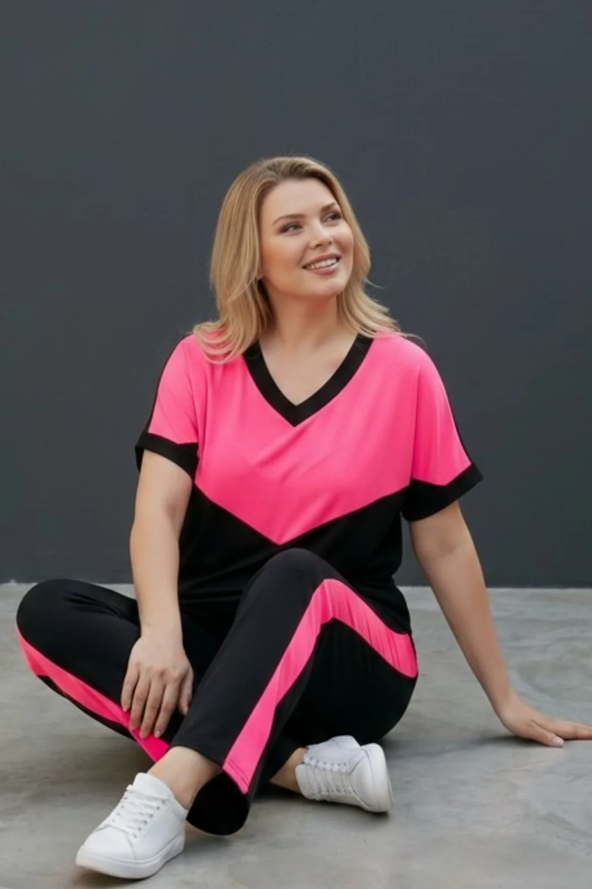 Neon Renk Detaylı Takım