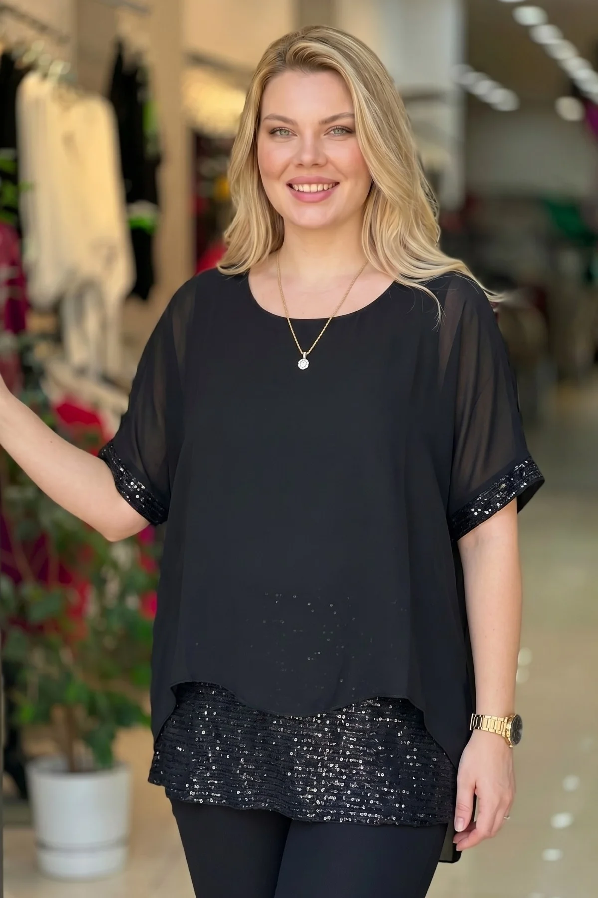 Eteği Pullu Şifon Bluz