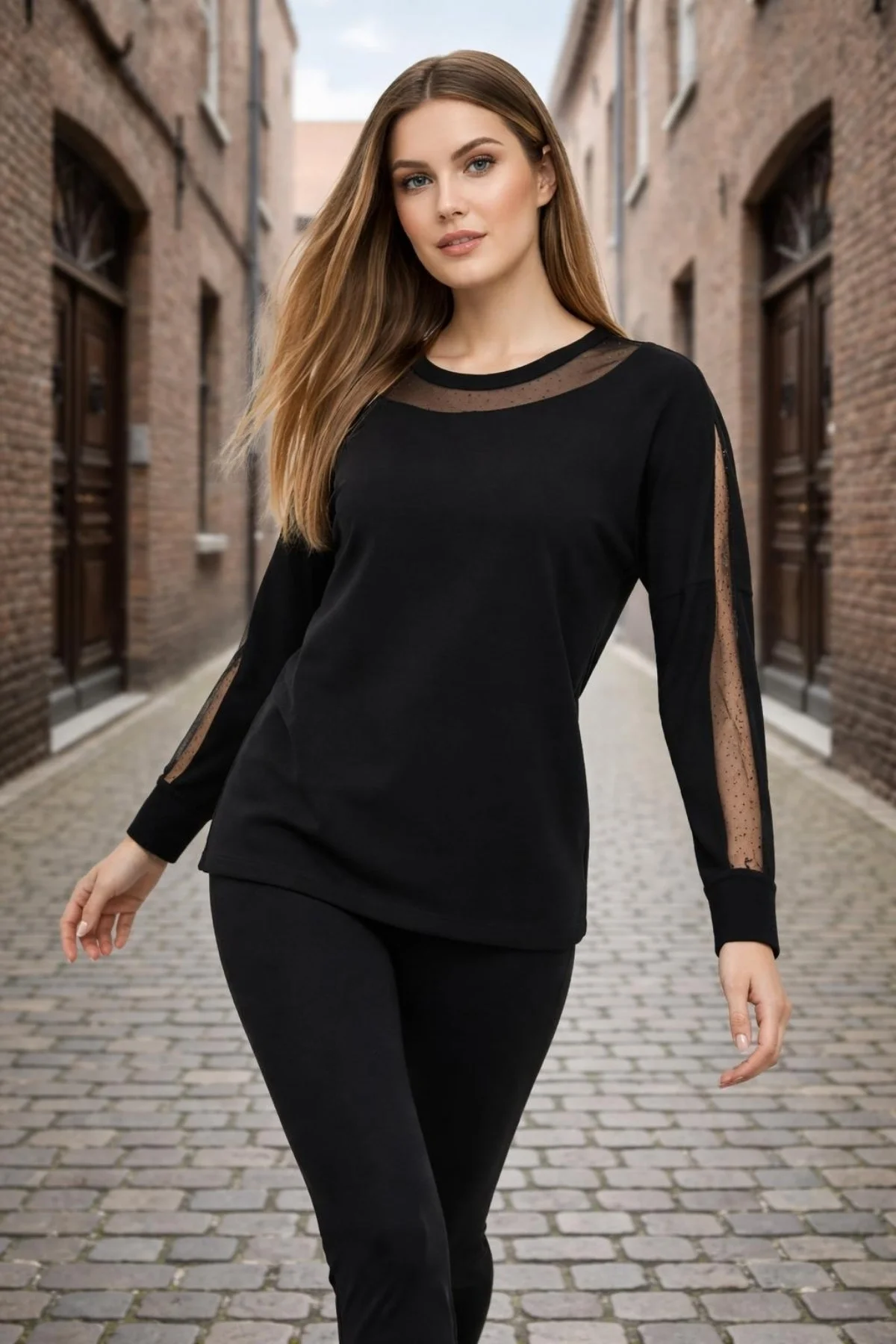 Yakası Kolları TaşlıTüllü Bluz