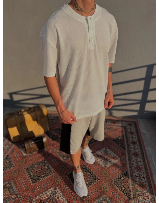 Beyaz Düğmeli Waffle Kumaş Rahat Kesim T-Shirt