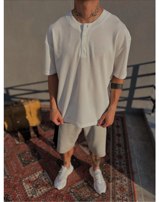 Beyaz Düğmeli Waffle Kumaş Rahat Kesim T-Shirt
