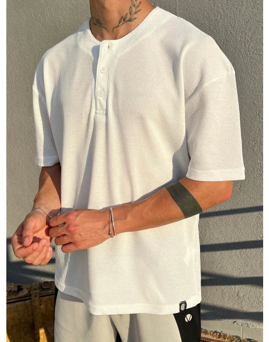 Beyaz Düğmeli Waffle Kumaş Rahat Kesim T-Shirt