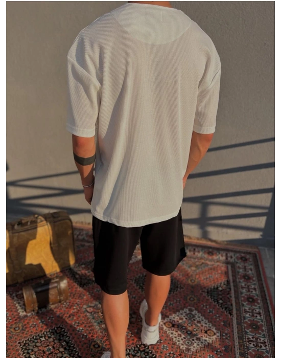 Beyaz Düğmeli Waffle Kumaş Rahat Kesim T-Shirt
