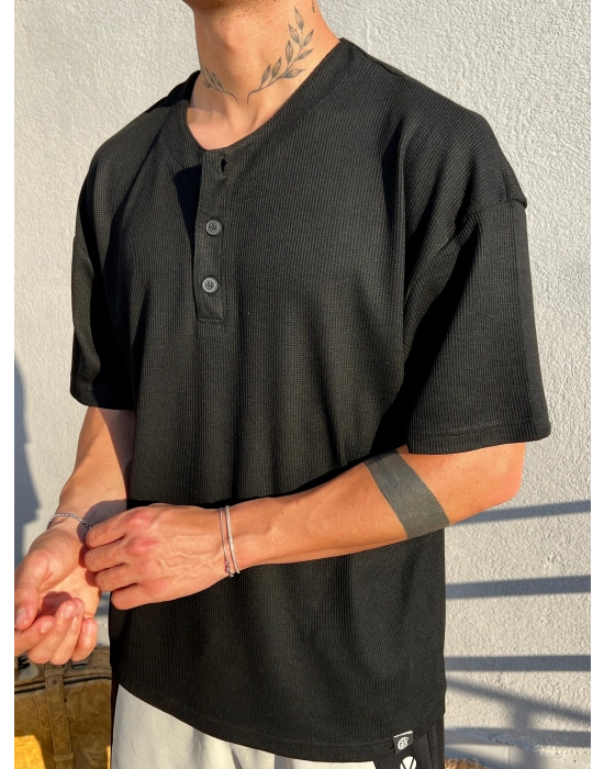 Siyah Düğmeli Waffle Kumaş Rahat Kesim T-Shirt