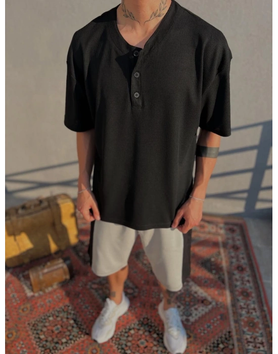 Siyah Düğmeli Waffle Kumaş Rahat Kesim T-Shirt