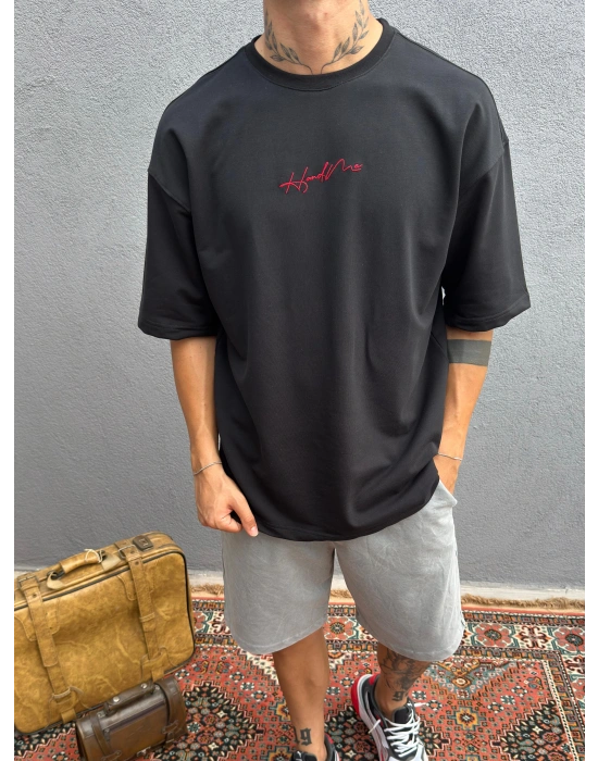 Siyah Nakışlı Oversize T-Shirt