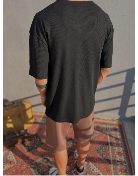 Siyah Yaka Detay Waffle Kumaş Rahat Kesim T-Shirt