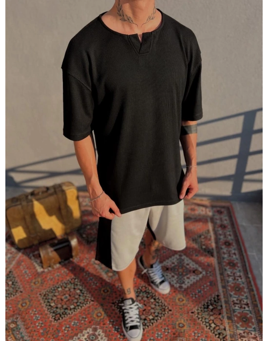 Siyah Yaka Detay Waffle Kumaş Rahat Kesim T-Shirt