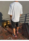 Beyaz Göğüs Nakışlı Oversize T-Shirt