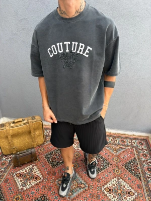 Koyu Gri Asit Yıkamalı Nakış Detaylı Oversize T-Shirt