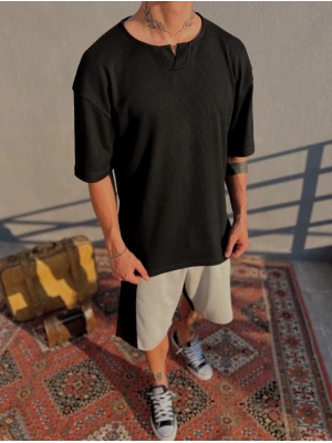 Siyah Yaka Detay Waffle Kumaş Rahat Kesim T-Shirt