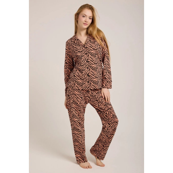 KADIN KAPLAN DESENLİ  DÜĞMELİ PİJAMA TAKIMI