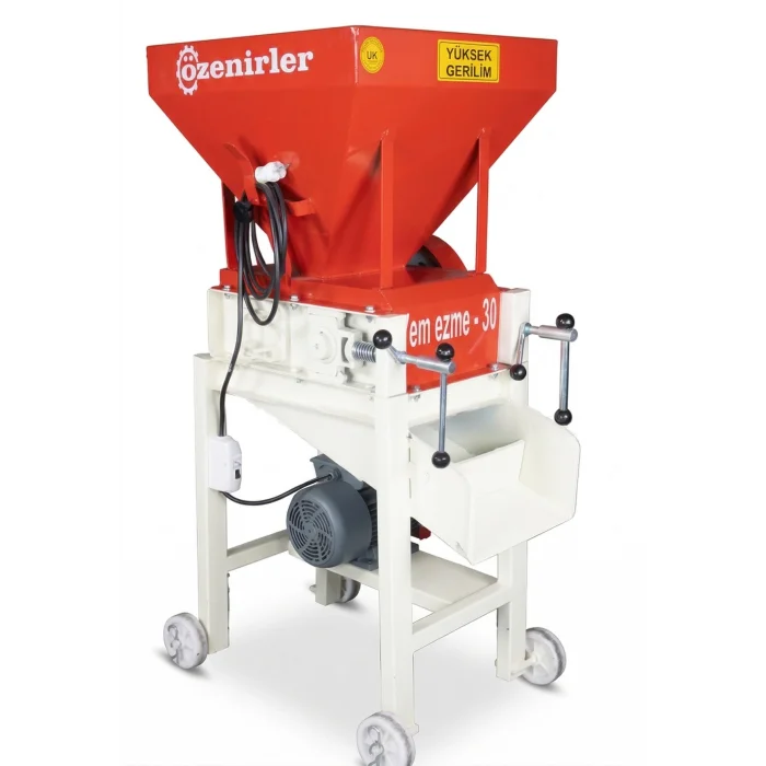 Özenirler Yem Ezme Makinesi 30luk