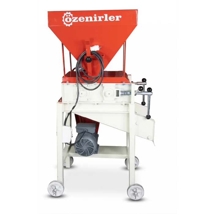 Özenirler Yem Ezme Makinesi 30luk