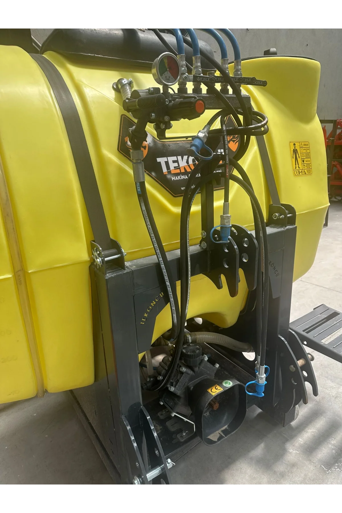 Teköncü Asılır Tip Otomatik Tarla Pülverizatörü X Kollu