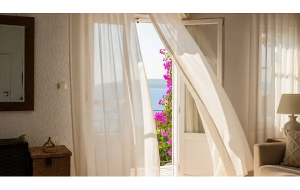 Yazlık Ev Dekorasyonunun Olmazsa Olmazı: Uçuş Uçuş Keten Tül Perdeler