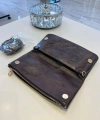 Sisley Katlanır Kapaklı Zincirli Clutch Çanta