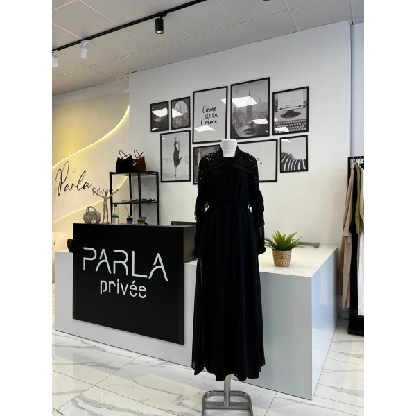 Nurcan Çetin Pul ve Fırfır Detaylı Abaya