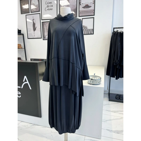 Nurcan Çetin Degaje Yaka Asimetrik Etek Takım