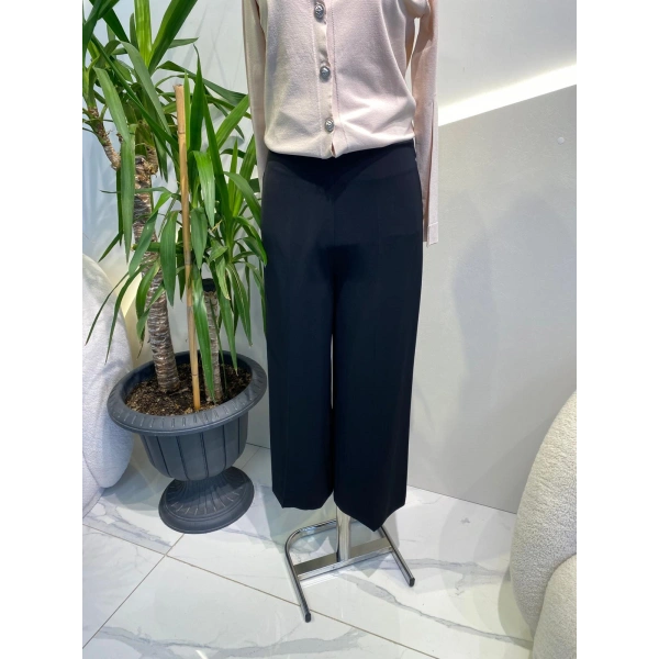 ARKASI LASTİKLİ KISA GENİŞ PAÇA PANTALON