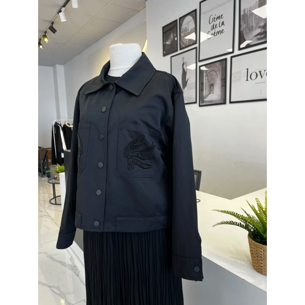 PEARLY Collection Cep Nakışlı Kısa Trenç