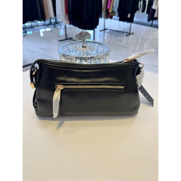 Sisley Kemer Detaylı Mini Aksesuarlı Çanta