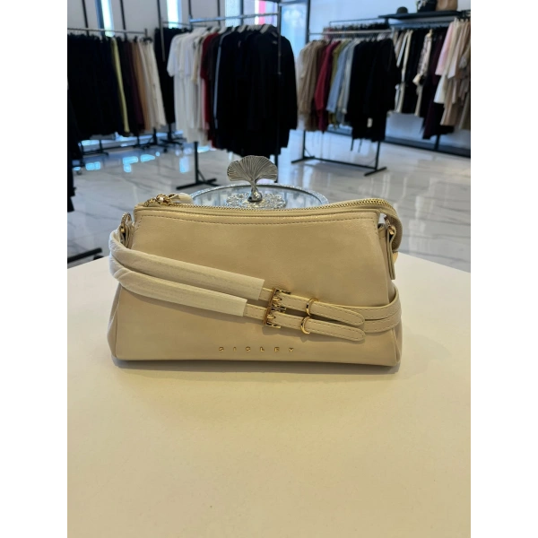 Sisley Kemer Detaylı Mini Aksesuarlı Çanta