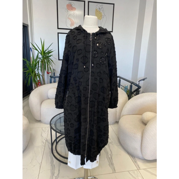 DULE BÜYÜK BEDEN PUANTİYELİ ASTARLI KAP