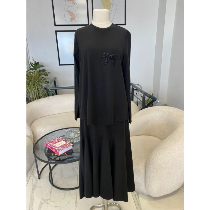 NURCAN ÇETİN FİYONK DETAYLI ETEKLİ TAKIM SİYAH