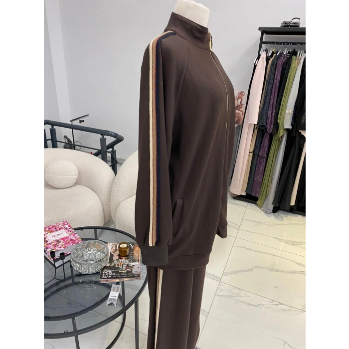 NUSS ŞERİT DETAYLI EŞOFMAN TAKIMI