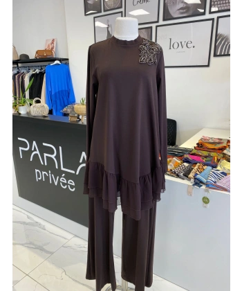 NURCAN ÇETİN ŞİFON DETAYLI İKİLİ TAKIM KAHVERENGİ