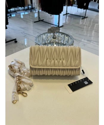 Sisley Kapitone Desenli Zincirli Askılı Omuz Çantası