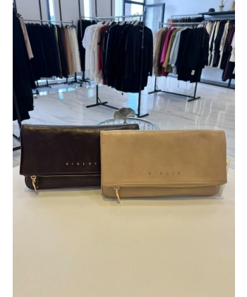 Sisley Katlanır Kapaklı Zincirli Clutch Çanta