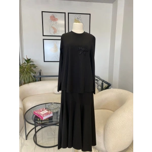 NURCAN ÇETİN FİYONK DETAYLI ETEKLİ TAKIM SİYAH