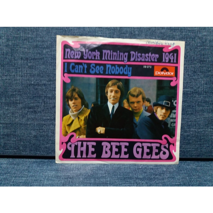 BEE GEES I CANT SEE NOBODY