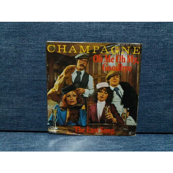 CHAMPAGNE OH ME OH MY